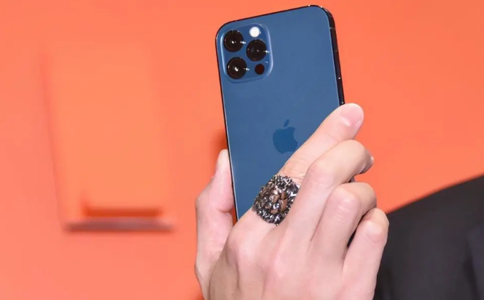 高昌苹果手机维修分享iPhone12系列重启方法教程 